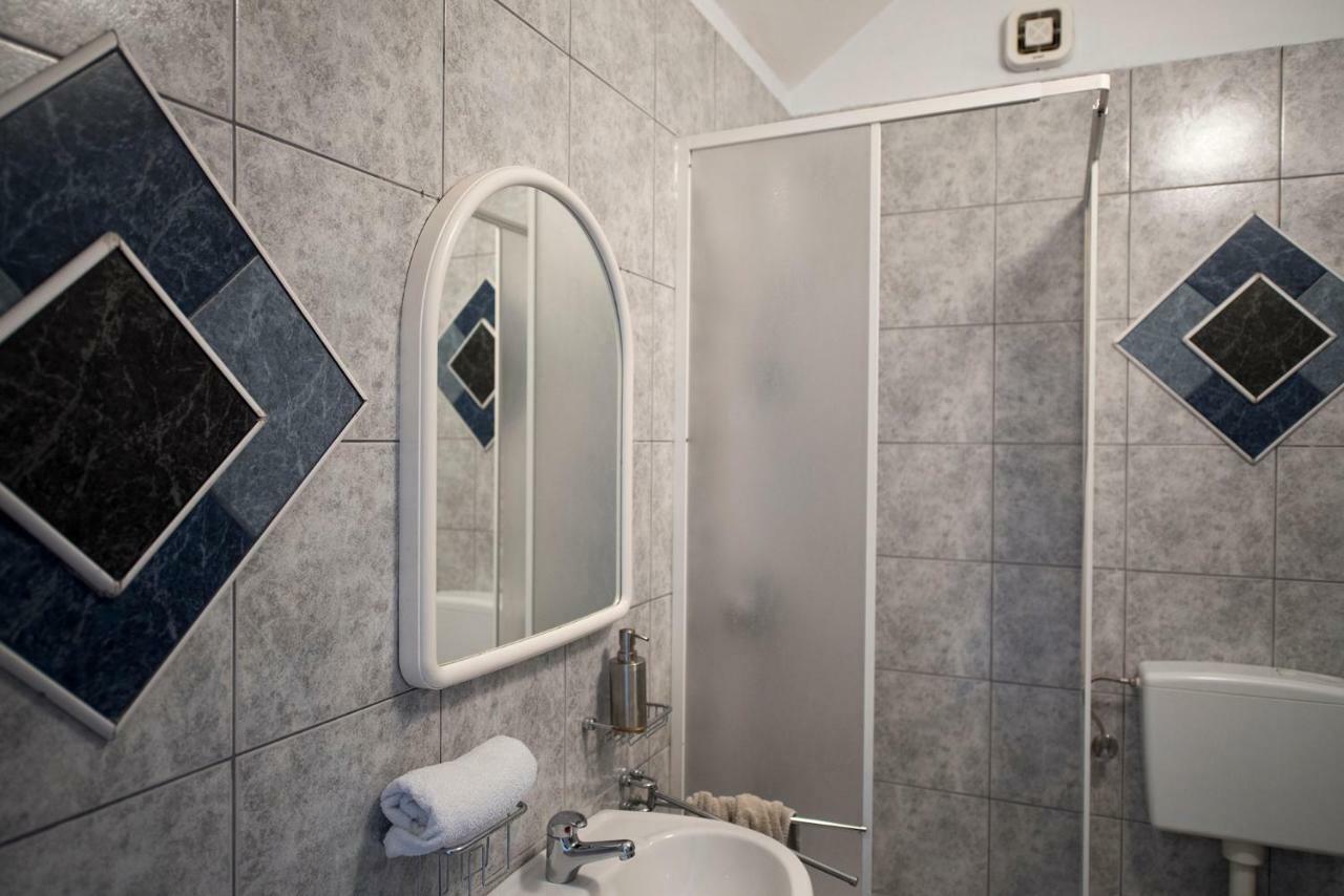 The Roof - Luxury Apartment Omiš Buitenkant foto